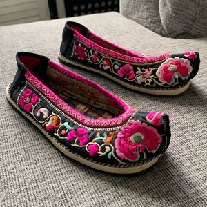 Embroidered Chinese Shoes Size 9.5-10